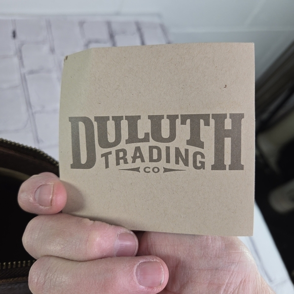 Duluth Trading lifetime leather brown leather crossbody field bag - Picture 4 of 11